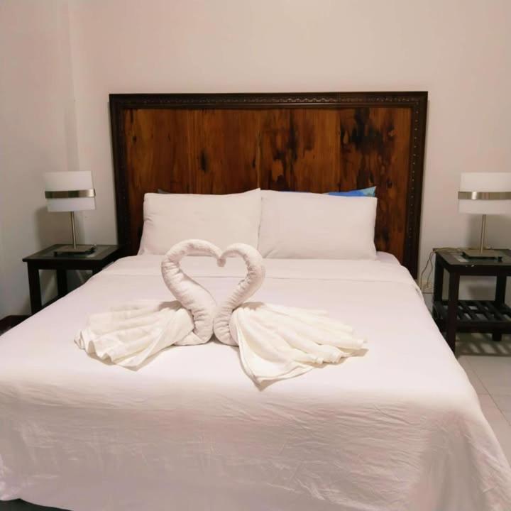 Pico De Loro Beach And Country Club Cutad Bagian luar foto